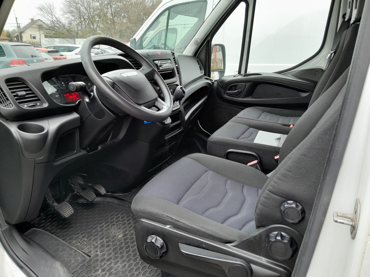 IVECO Daily 35S14 - Furgone box: foto 5 IVECO Daily 35S14 - Furgone box: foto 5