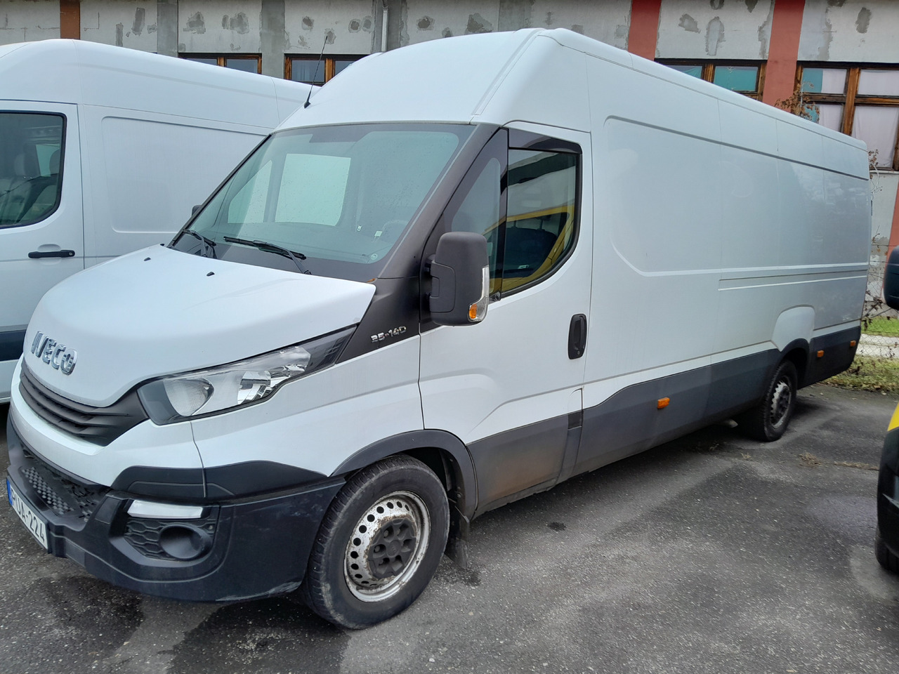 IVECO Daily 35S14 - Furgone box: foto 2 IVECO Daily 35S14 - Furgone box: foto 2