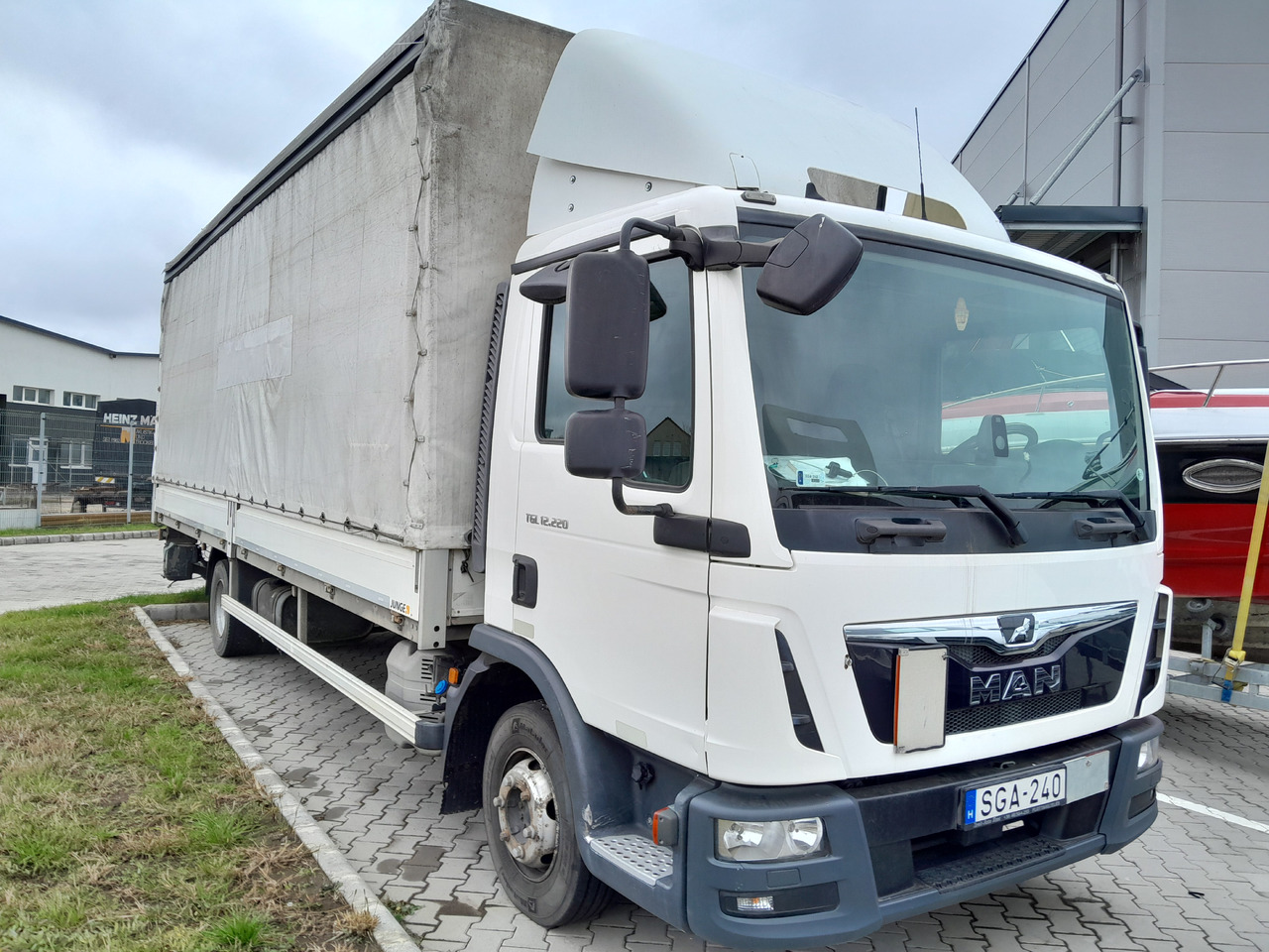 MAN TGL 12.220 Tail Lift Manual - Camion centinato: foto 3 MAN TGL 12.220 Tail Lift Manual - Camion centinato: foto 3