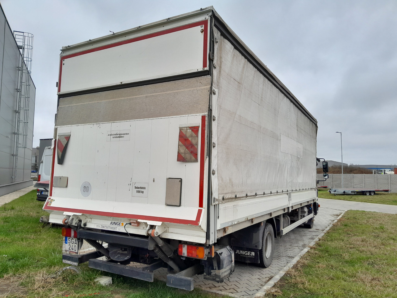 MAN TGL 12.220 Tail Lift Manual - Camion centinato: foto 5 MAN TGL 12.220 Tail Lift Manual - Camion centinato: foto 5