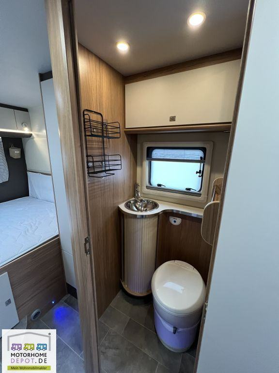 Camper profilato Ahorn Alaska TD Plus Aufl. 4to & Luftfed. & Hubbett: foto 7 Camper profilato Ahorn Alaska TD Plus Aufl. 4to & Luftfed. & Hubbett: foto 7