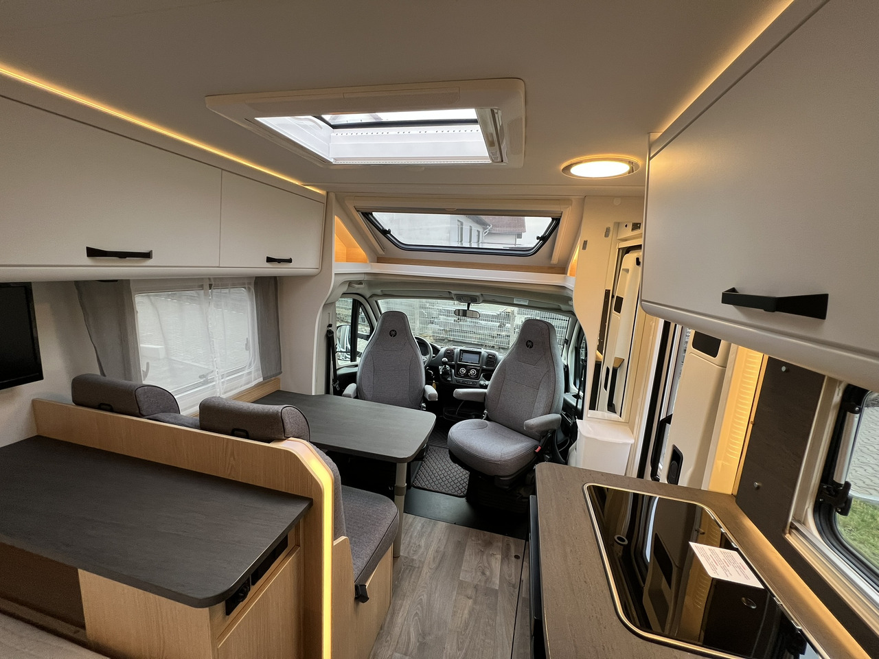 SUNLIGHT T 58 - Camper profilato: foto 3 SUNLIGHT T 58 - Camper profilato: foto 3