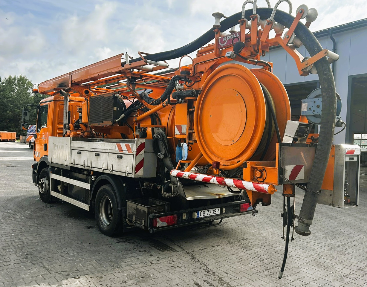 MAN TGM 15.240 - Autospurgo: foto 1 MAN TGM 15.240 - Autospurgo: foto 1