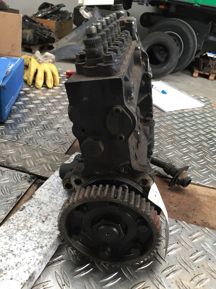 Gebrauchte Einspritzpumpe MAN TGA D 2866, LF31, 6 Zylinder - Pompa di alimentazione per Camion: foto 5 Gebrauchte Einspritzpumpe MAN TGA D 2866, LF31, 6 Zylinder - Pompa di alimentazione per Camion: foto 5