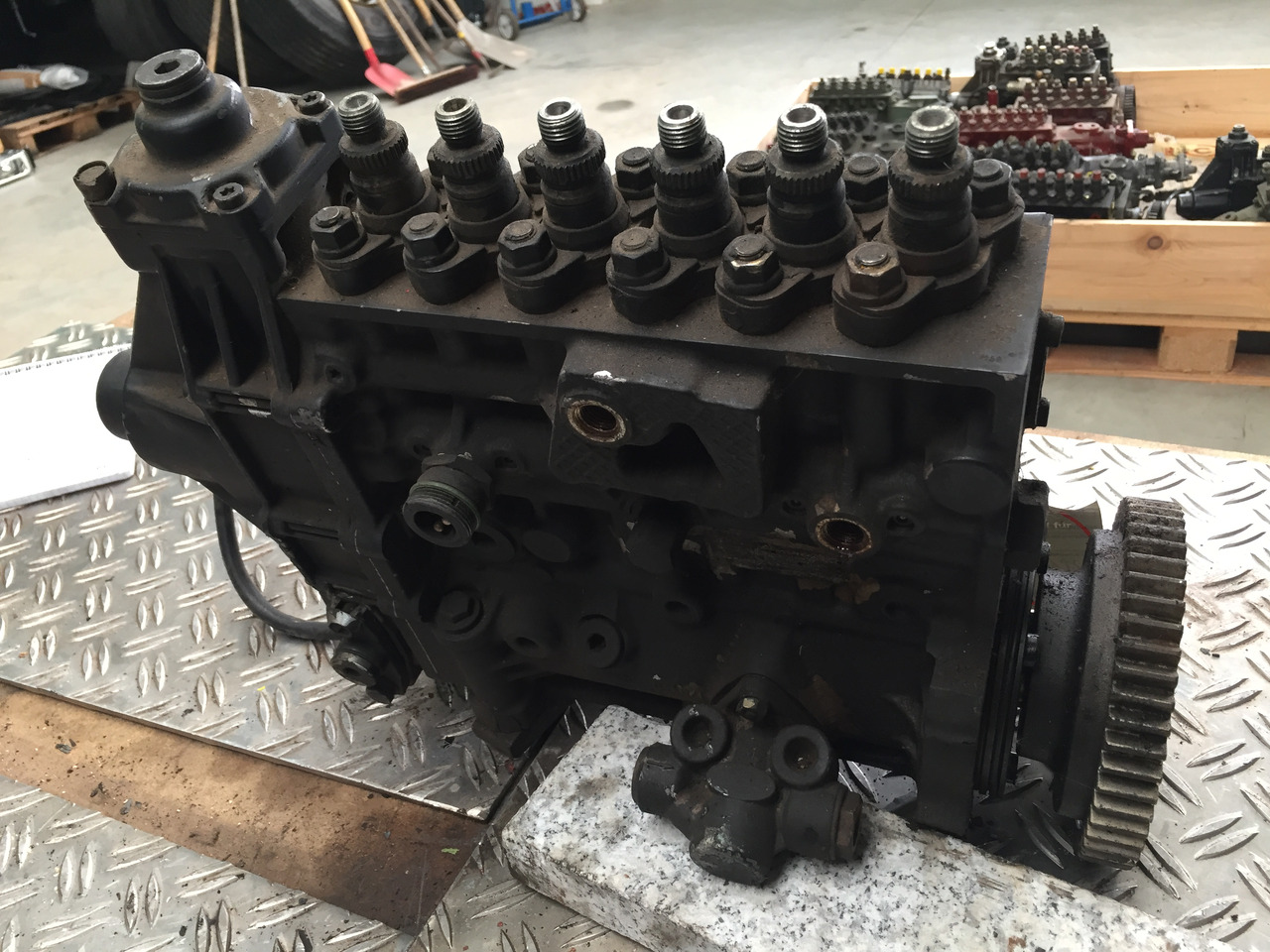 Gebrauchte Einspritzpumpe MAN TGA D 2866, LF31, 6 Zylinder - Pompa di alimentazione per Camion: foto 4 Gebrauchte Einspritzpumpe MAN TGA D 2866, LF31, 6 Zylinder - Pompa di alimentazione per Camion: foto 4