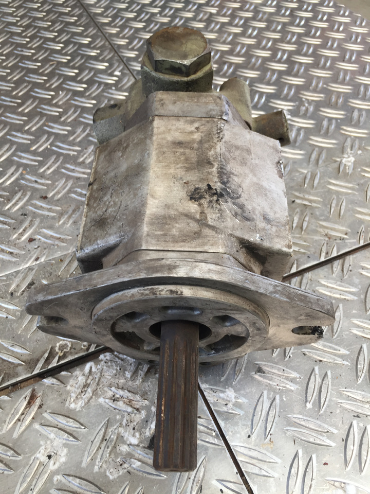 Gebrauchte Hydraulikpumpe, MAN, Artikel-Nr. : 25 - 48L383, 90 - 845 - Pompa idraulica per Camion: foto 4 Gebrauchte Hydraulikpumpe, MAN, Artikel-Nr. : 25 - 48L383, 90 - 845 - Pompa idraulica per Camion: foto 4