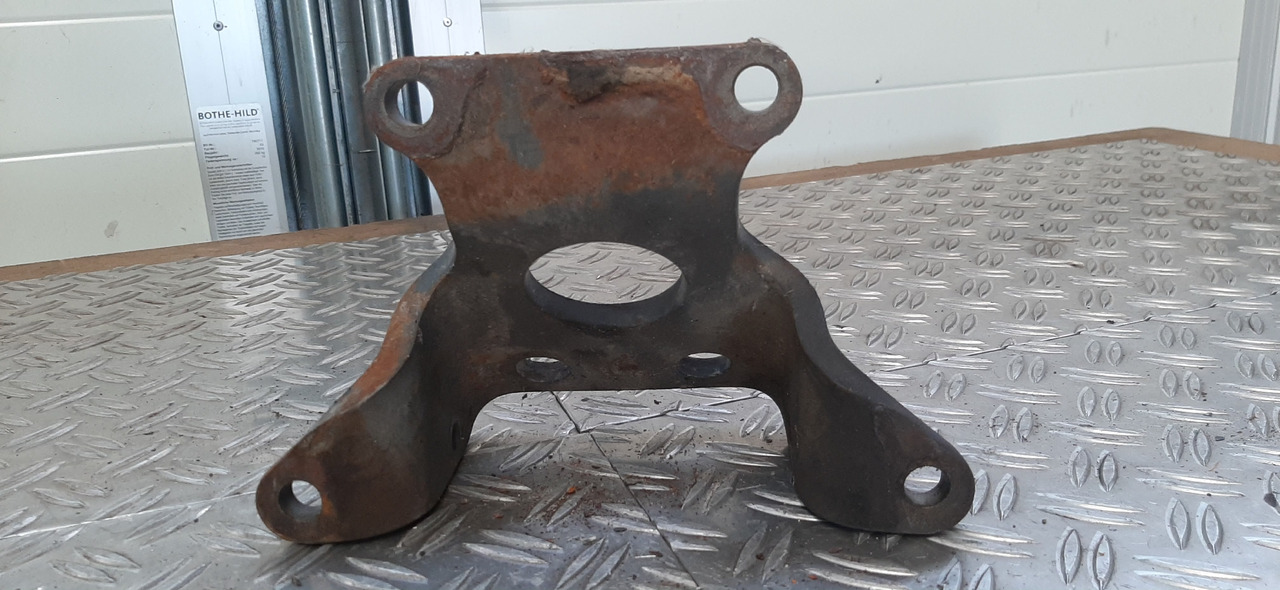 Gebrauchte Motorhalterung, DB 1735 SK, Typ OM 442 LA, Artikel - Nr. : 81.99999 - 9999 - Supporto motore per Camion: foto 1 Gebrauchte Motorhalterung, DB 1735 SK, Typ OM 442 LA, Artikel - Nr. : 81.99999 - 9999 - Supporto motore per Camion: foto 1