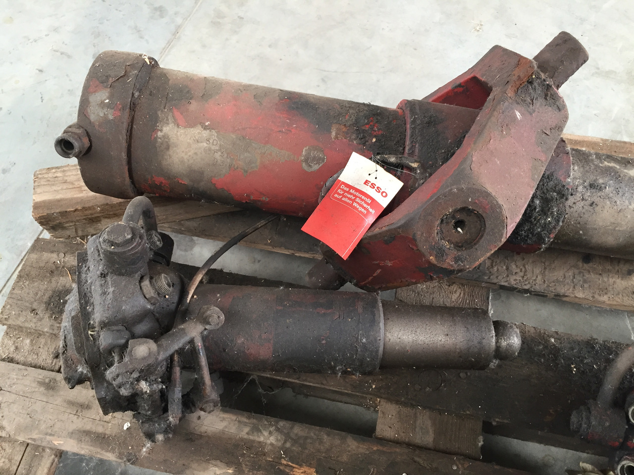 Gebrauchte diverse Hydraulik - Kippzylinder, MAN 19.362, MB 817, Artikel - Nr. : 81.99999 - 9999 - Cilindro idraulico per Camion: foto 2 Gebrauchte diverse Hydraulik - Kippzylinder, MAN 19.362, MB 817, Artikel - Nr. : 81.99999 - 9999 - Cilindro idraulico per Camion: foto 2