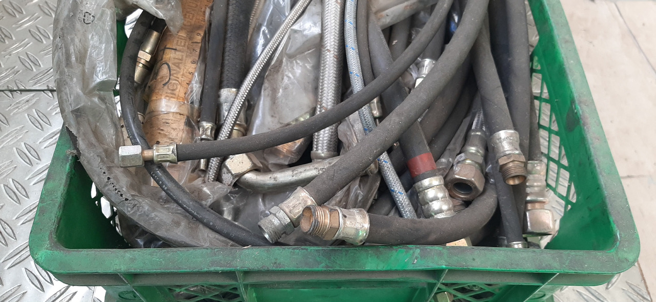 Gebrauchte diverse Hydraulik - / und Kältemittel - Schlauchleitungen, MAN, Artikel - Nr. : 81.99999 - Idraulica per Camion: foto 5 Gebrauchte diverse Hydraulik - / und Kältemittel - Schlauchleitungen, MAN, Artikel - Nr. : 81.99999 - Idraulica per Camion: foto 5