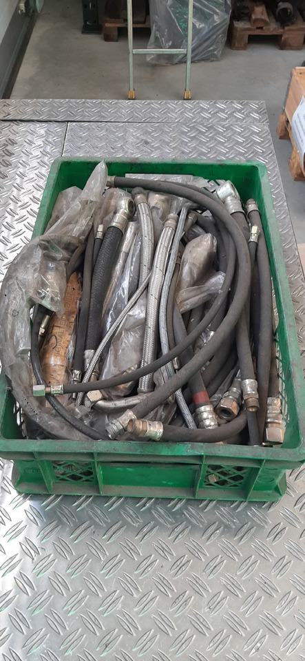 Gebrauchte diverse Hydraulik - / und Kältemittel - Schlauchleitungen, MAN, Artikel - Nr. : 81.99999 - Idraulica per Camion: foto 4 Gebrauchte diverse Hydraulik - / und Kältemittel - Schlauchleitungen, MAN, Artikel - Nr. : 81.99999 - Idraulica per Camion: foto 4