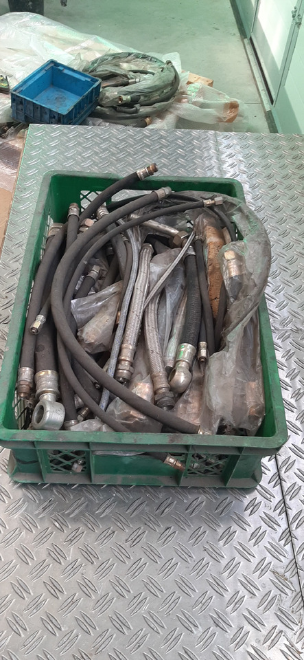 Gebrauchte diverse Hydraulik - / und Kältemittel - Schlauchleitungen, MAN, Artikel - Nr. : 81.99999 - Idraulica per Camion: foto 2 Gebrauchte diverse Hydraulik - / und Kältemittel - Schlauchleitungen, MAN, Artikel - Nr. : 81.99999 - Idraulica per Camion: foto 2