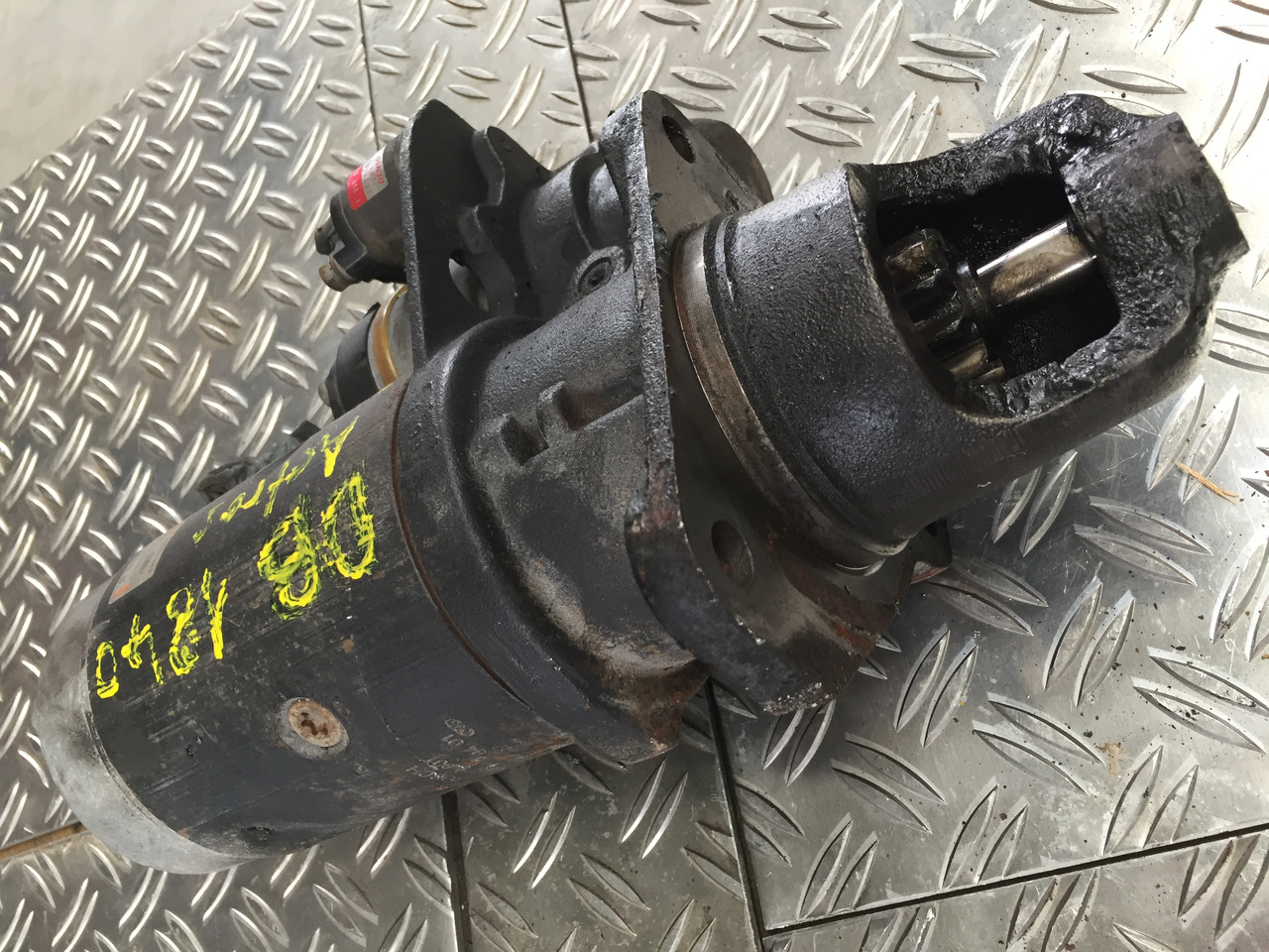 Gebrauchter Anlasser DB Actros 1840, Motor Typ : OM 501 LA, Artikel - Nr. : A 004 151 94 01 - Starter per Camion: foto 2 Gebrauchter Anlasser DB Actros 1840, Motor Typ : OM 501 LA, Artikel - Nr. : A 004 151 94 01 - Starter per Camion: foto 2