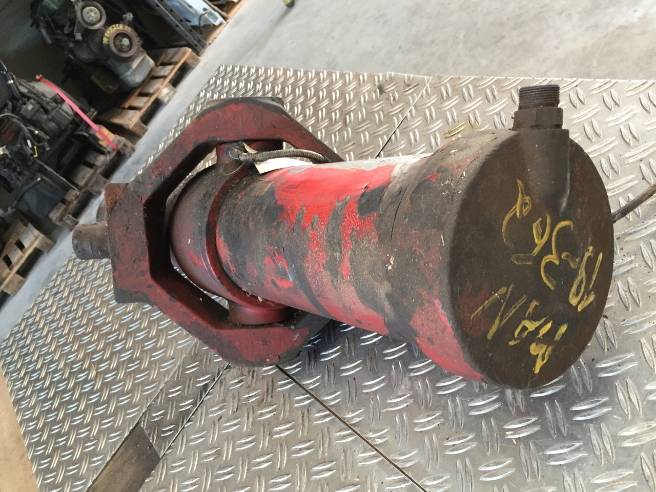 Gebrauchter Hydraulik Kippzylinder MEILLER für MAN 19.362 F90, Artikel - Nr. : A 999 999 99 99 - Cilindro idraulico per Camion: foto 3 Gebrauchter Hydraulik Kippzylinder MEILLER für MAN 19.362 F90, Artikel - Nr. : A 999 999 99 99 - Cilindro idraulico per Camion: foto 3