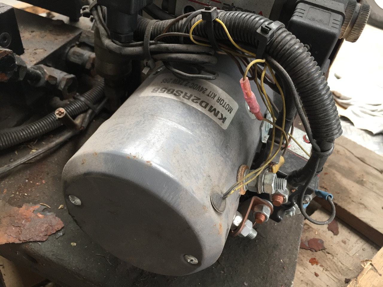 Gebrauchter MAN TGA 26.480 BDF Hydraulik Steuerung, Artikel - Nr. : 81.99999 - 9999 - Idraulica per Camion: foto 1 Gebrauchter MAN TGA 26.480 BDF Hydraulik Steuerung, Artikel - Nr. : 81.99999 - 9999 - Idraulica per Camion: foto 1