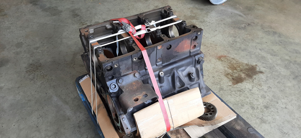 Gebrauchter Motorblock MB Actros 1844, Euro 5, Typ : OM 501 LA, Artikel - Nr. : A 541 010 21 05 - Blocco cilindri per Camion: foto 3 Gebrauchter Motorblock MB Actros 1844, Euro 5, Typ : OM 501 LA, Artikel - Nr. : A 541 010 21 05 - Blocco cilindri per Camion: foto 3