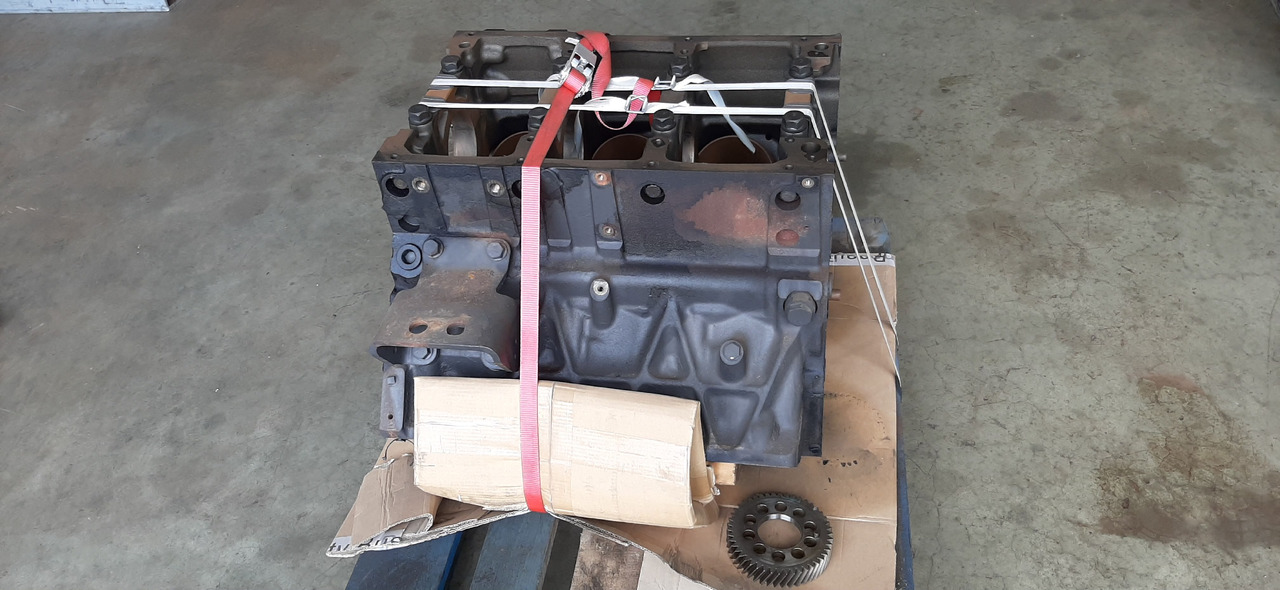 Gebrauchter Motorblock MB Actros 1844, Euro 5, Typ : OM 501 LA, Artikel - Nr. : A 541 010 21 05 - Blocco cilindri per Camion: foto 4 Gebrauchter Motorblock MB Actros 1844, Euro 5, Typ : OM 501 LA, Artikel - Nr. : A 541 010 21 05 - Blocco cilindri per Camion: foto 4