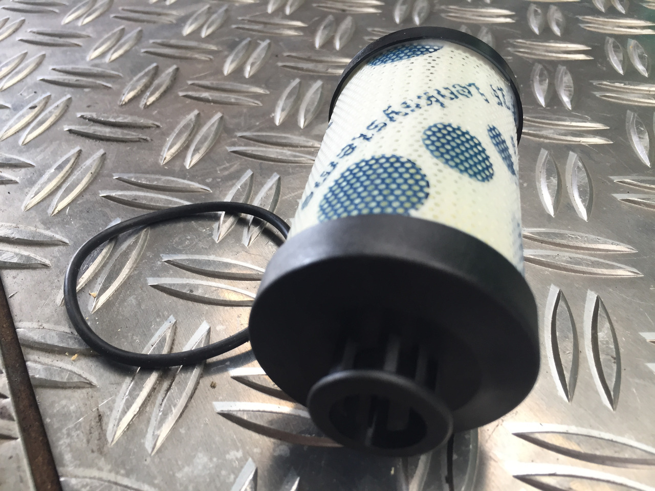 Neuwertiger MAN TGA, TGX, TGS Hydrauliköl - Filtereinsatz, Artikel - Nr. : 81.67506 - 6020 - Filtro idraulico per Camion: foto 3 Neuwertiger MAN TGA, TGX, TGS Hydrauliköl - Filtereinsatz, Artikel - Nr. : 81.67506 - 6020 - Filtro idraulico per Camion: foto 3