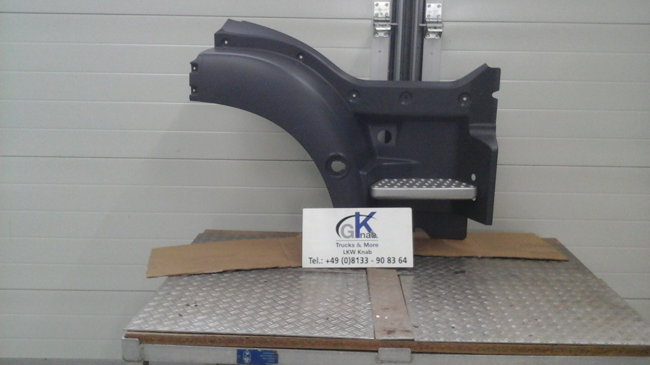 Neuwertiger MAN TGM / TG3 Einstiegkotflügel kurz, komplett, rechts Artikel - Nr.: 81.61520 - 0210 - Parafango per Camion: foto 2 Neuwertiger MAN TGM / TG3 Einstiegkotflügel kurz, komplett, rechts Artikel - Nr.: 81.61520 - 0210 - Parafango per Camion: foto 2