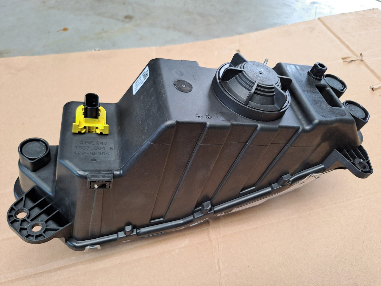 Neuwertiger Nebelscheinwerfer MAN TG3 rechts, Artikel - Nr. : 81.25204 - 0002 / 0001 - Fendinebbia per Camion: foto 5 Neuwertiger Nebelscheinwerfer MAN TG3 rechts, Artikel - Nr. : 81.25204 - 0002 / 0001 - Fendinebbia per Camion: foto 5