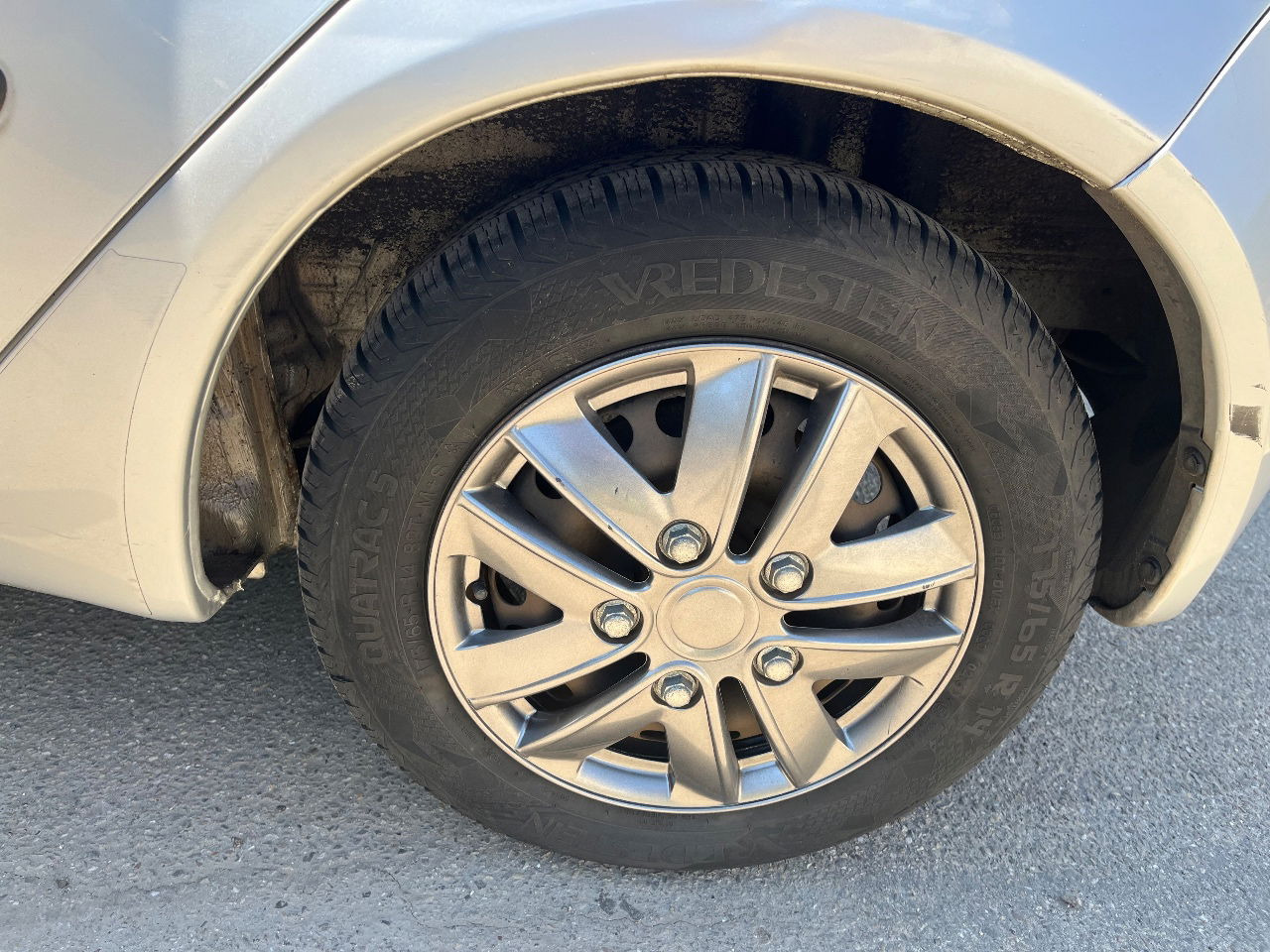 Mitsubishi Colt 1.3 Airco - Autovettura: foto 5 Mitsubishi Colt 1.3 Airco - Autovettura: foto 5