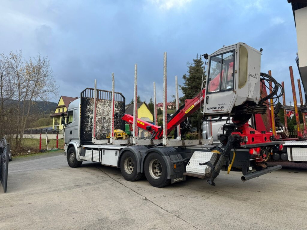 SCANIA R580 - Camion trasporto legname, Camion con gru: foto 4 SCANIA R580 - Camion trasporto legname, Camion con gru: foto 4