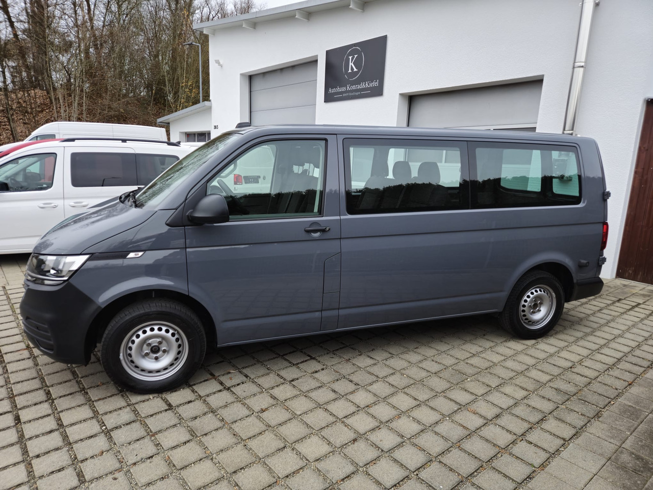VOLKSWAGEN T6.1 Transporter Kombi LR/Navi/AppCon./6-Sitzer - Pulmino: foto 3 VOLKSWAGEN T6.1 Transporter Kombi LR/Navi/AppCon./6-Sitzer - Pulmino: foto 3