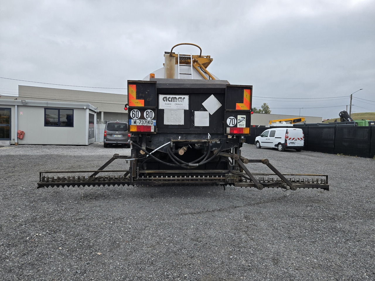 Renault Premium 300 - Spruzzatrice di emulsione bituminosa: foto 4 Renault Premium 300 - Spruzzatrice di emulsione bituminosa: foto 4