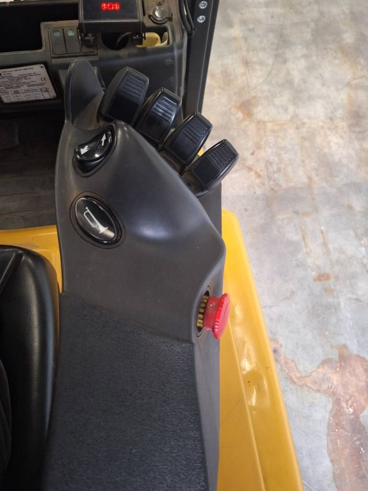 Yale ERP15VT - Carrello elevatore elettrico: foto 5 Yale ERP15VT - Carrello elevatore elettrico: foto 5
