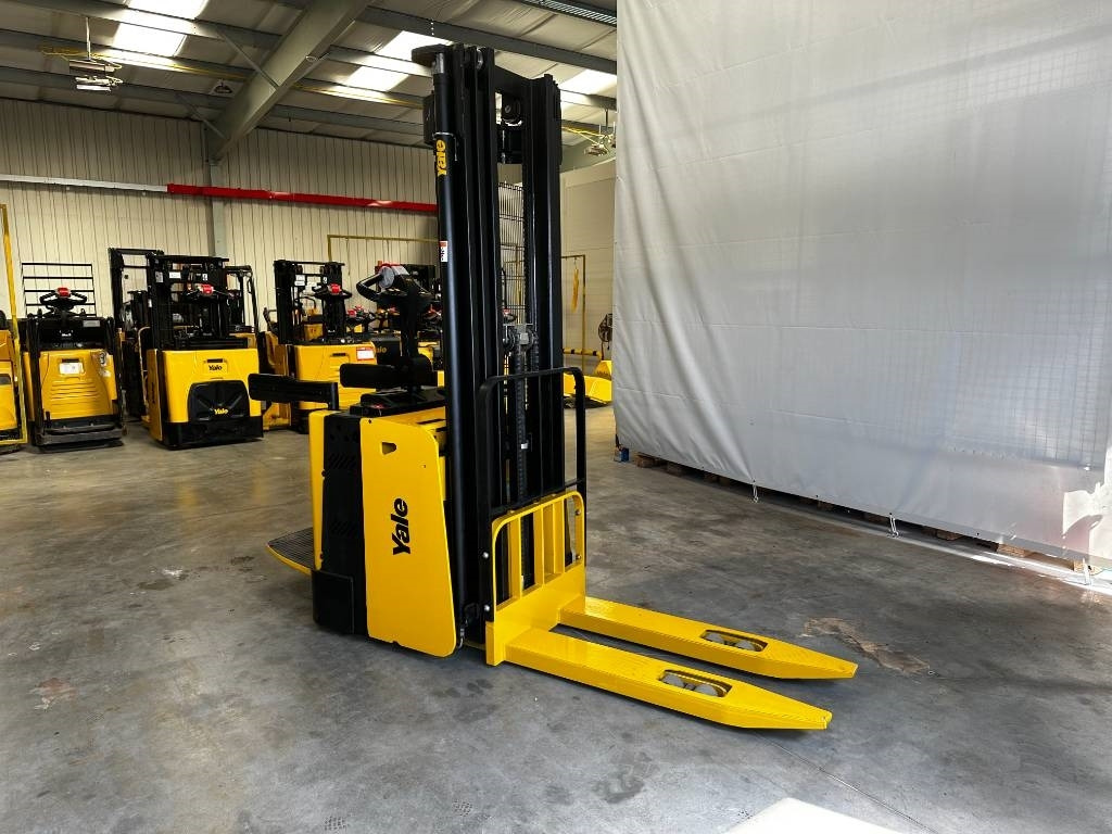Yale MS12X - Carrello elevatore elettrico: foto 4 Yale MS12X - Carrello elevatore elettrico: foto 4