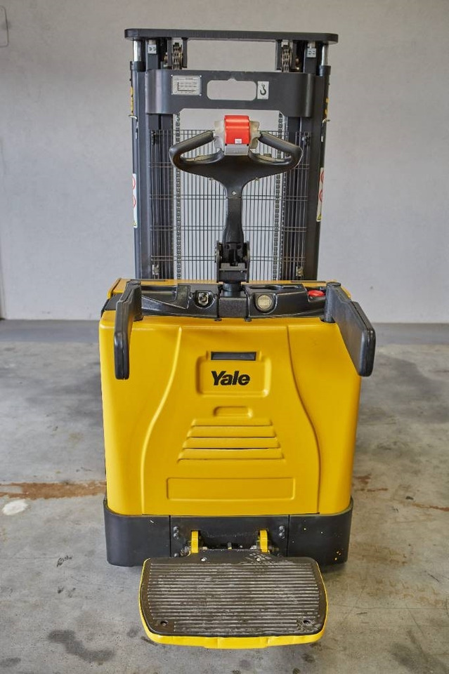Yale MS12X - Carrello elevatore elettrico: foto 4 Yale MS12X - Carrello elevatore elettrico: foto 4