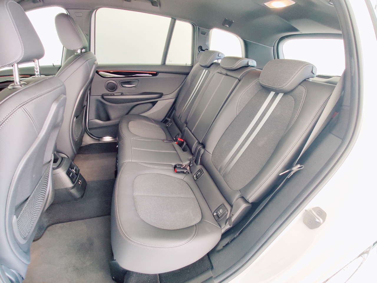 Station wagon BMW 218 i Gran Tourer M Sport PDC RTTI Navi RüKam LED Apple Android DAB: foto 14 Station wagon BMW 218 i Gran Tourer M Sport PDC RTTI Navi RüKam LED Apple Android DAB: foto 14