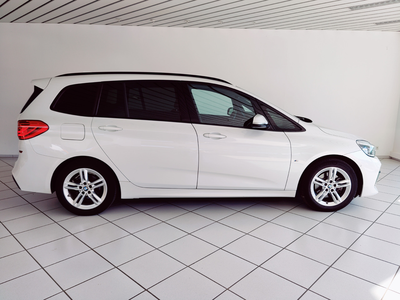 Station wagon BMW 218 i Gran Tourer M Sport PDC RTTI Navi RüKam LED Apple Android DAB: foto 8 Station wagon BMW 218 i Gran Tourer M Sport PDC RTTI Navi RüKam LED Apple Android DAB: foto 8