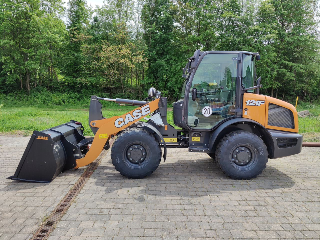 Case 121F STD ZB Radlader mit Schaufel ZB Kabine Klima HZG - Pala gommata: foto 3 Case 121F STD ZB Radlader mit Schaufel ZB Kabine Klima HZG - Pala gommata: foto 3