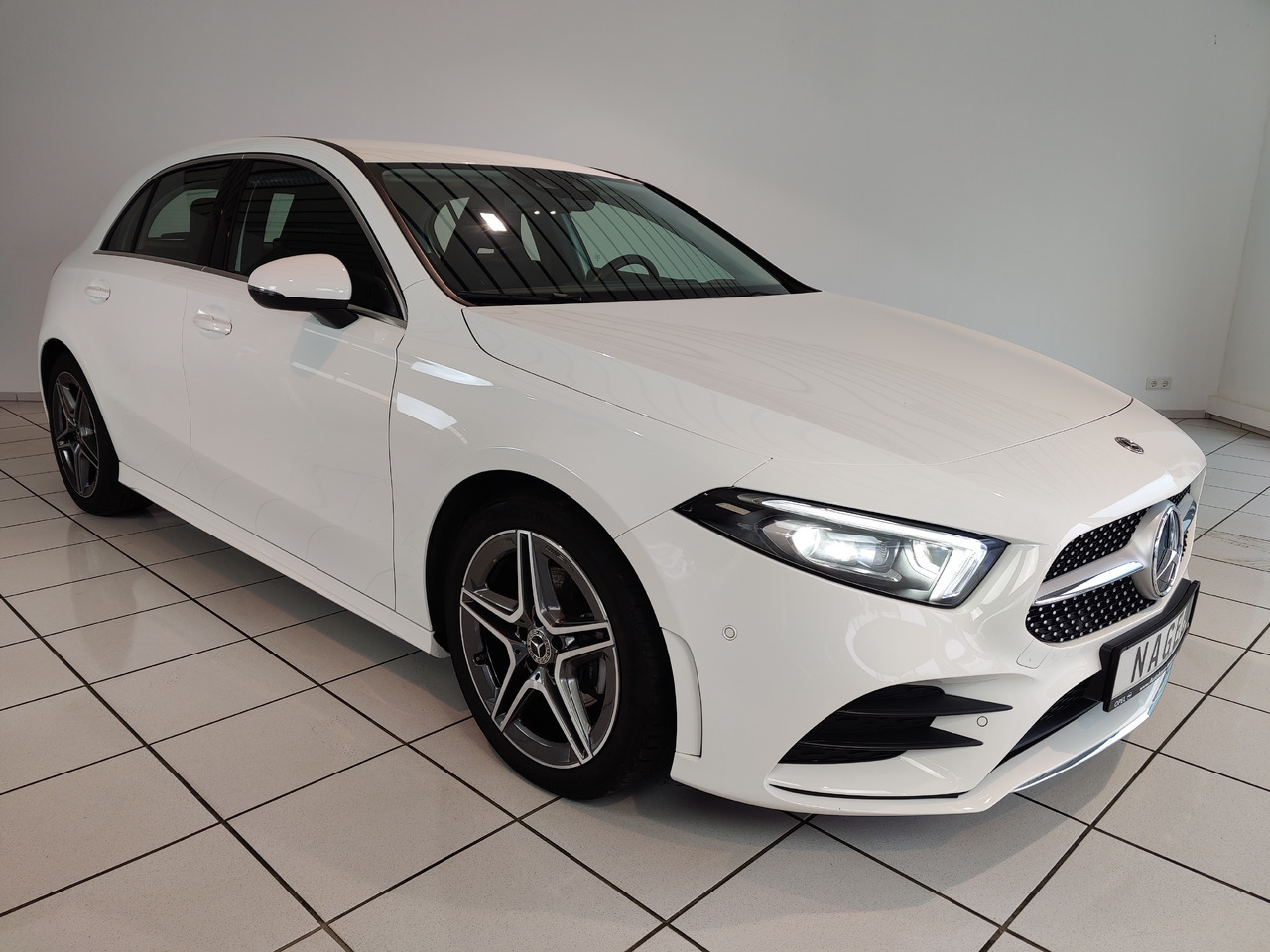 Mercedes-Benz A 200 7G-DCT AMG Line Kamera Navi LED SHZ - Berlina: foto 2 Mercedes-Benz A 200 7G-DCT AMG Line Kamera Navi LED SHZ - Berlina: foto 2