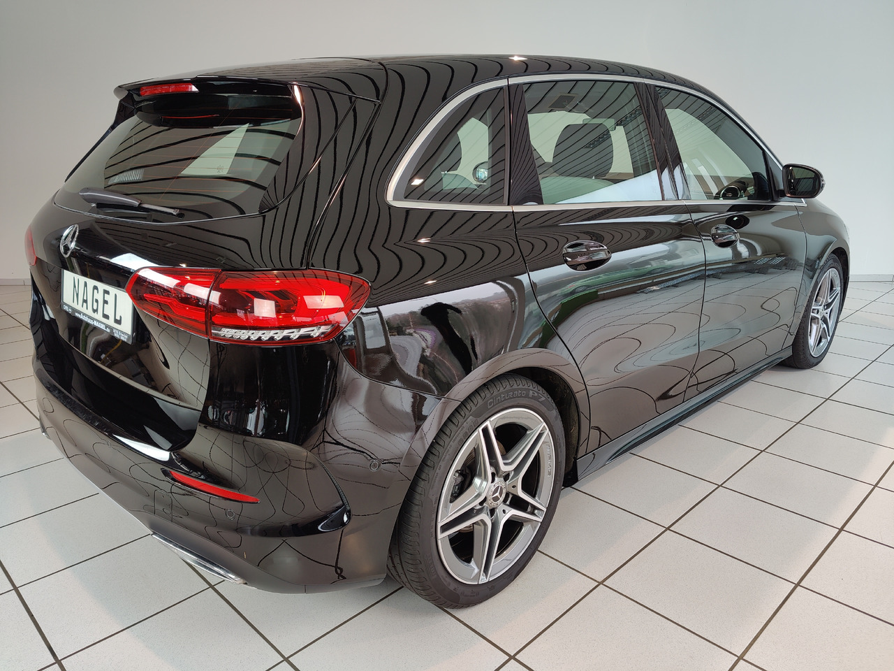 Mercedes-Benz B 200 d 8G-DCT AMG Line Navi LED Sport DAB Rükam - Autovettura: foto 4 Mercedes-Benz B 200 d 8G-DCT AMG Line Navi LED Sport DAB Rükam - Autovettura: foto 4