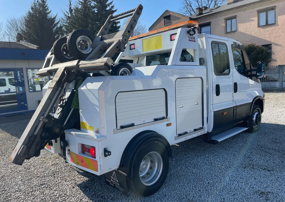 Iveco Daily 70C17 Pomoc drogowa Holownik 2017r - Carro attrezzi: foto 5 Iveco Daily 70C17 Pomoc drogowa Holownik 2017r - Carro attrezzi: foto 5