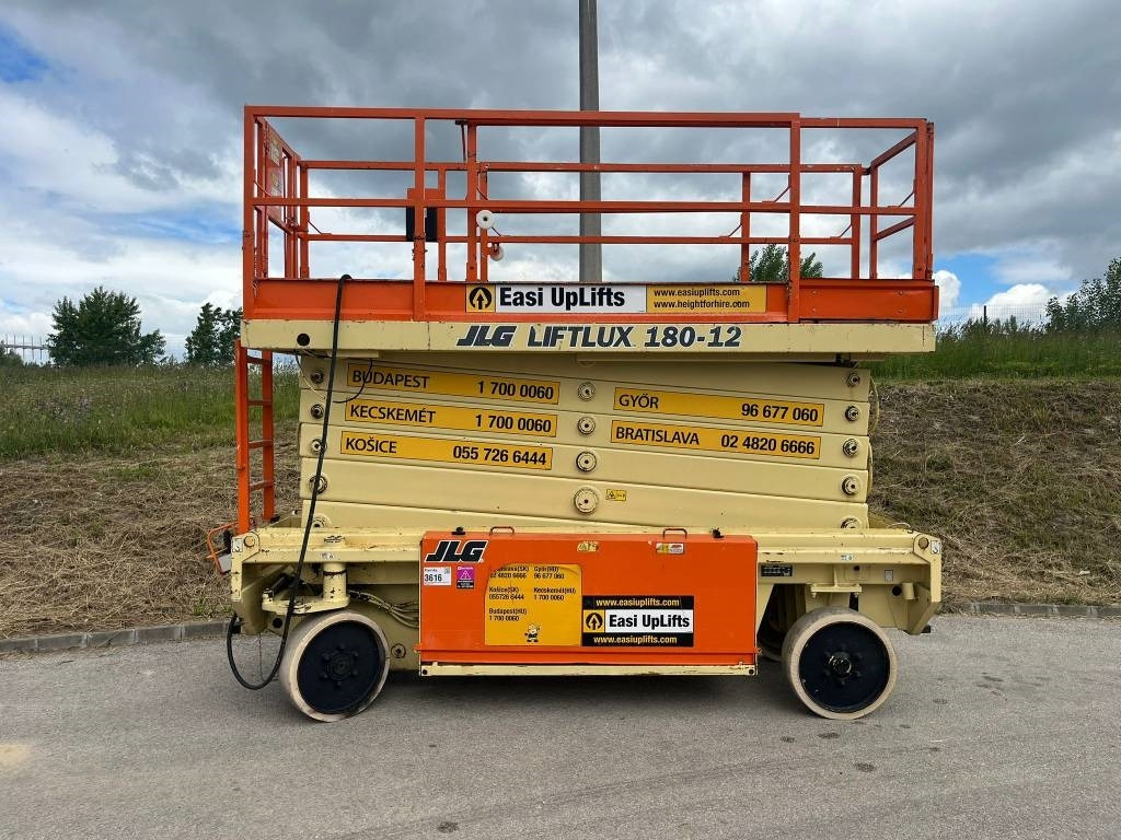 JLG Liftlux 180-12 - Piattaforma a pantografo: foto 1 JLG Liftlux 180-12 - Piattaforma a pantografo: foto 1