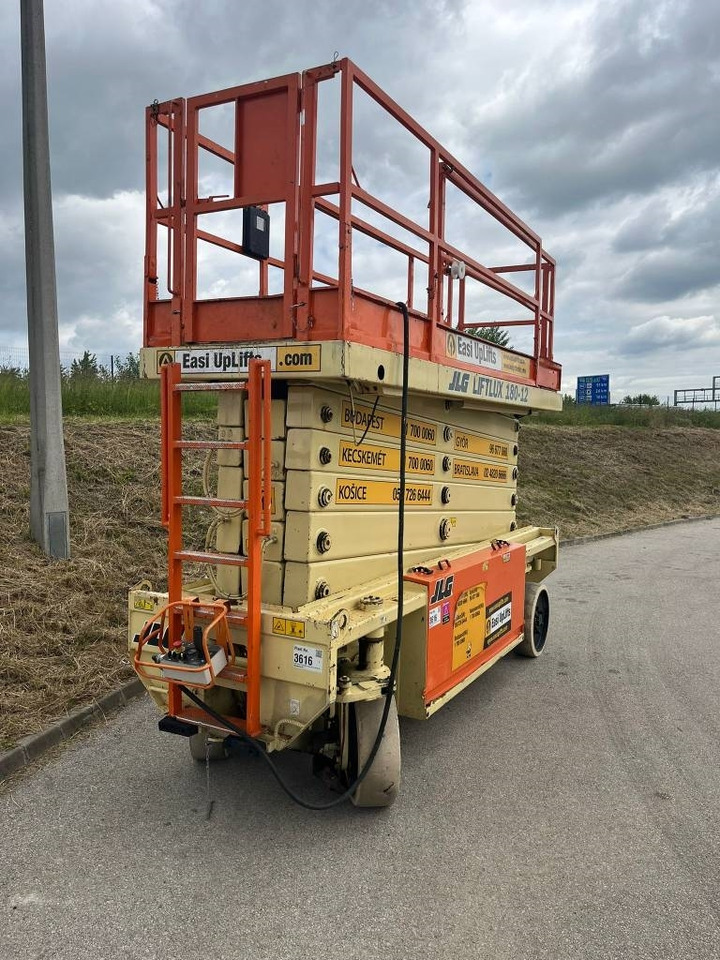 JLG Liftlux 180-12 - Piattaforma a pantografo: foto 3 JLG Liftlux 180-12 - Piattaforma a pantografo: foto 3