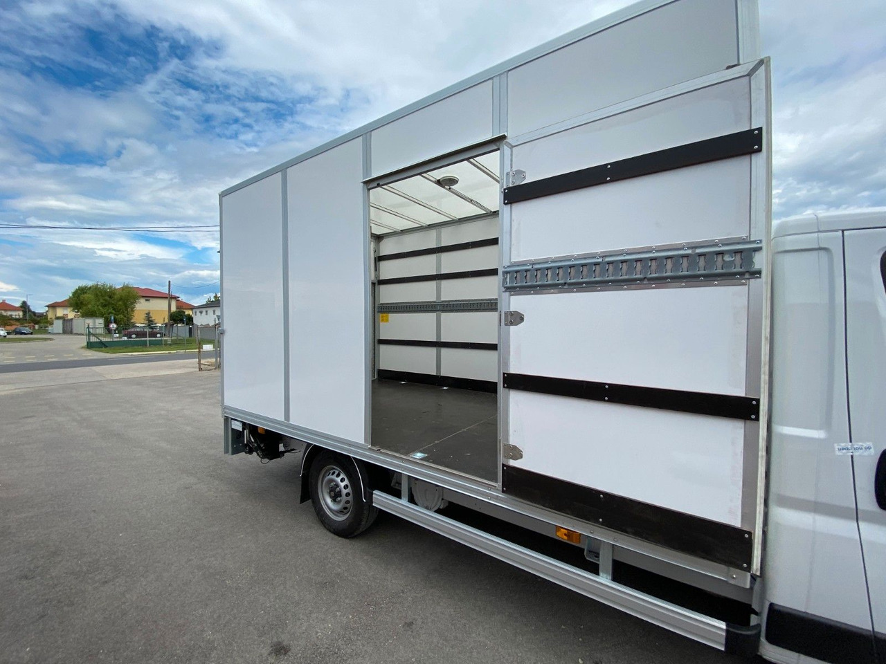 Leasing di  Fiat Ducato KOFFER+LBW L4 140 Multijet Maxi Fiat Ducato KOFFER+LBW L4 140 Multijet Maxi: foto 9