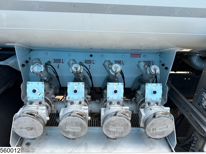 Iveco Eurocargo 190EL28 EURO 5, FUEL, 13390 liter, 4 Comp, Magyar - Camion cisterna: foto 5 Iveco Eurocargo 190EL28 EURO 5, FUEL, 13390 liter, 4 Comp, Magyar - Camion cisterna: foto 5