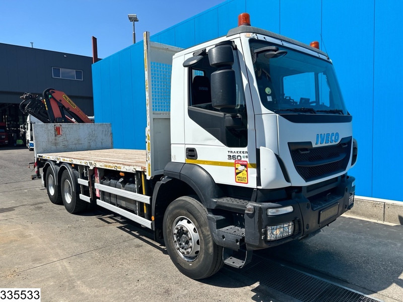 Iveco Trakker 360 6X4, EURO 6, Palfinger, Remote - Autocarro con pianale/ Cassone fisso, Camion con gru: foto 2 Iveco Trakker 360 6X4, EURO 6, Palfinger, Remote - Autocarro con pianale/ Cassone fisso, Camion con gru: foto 2
