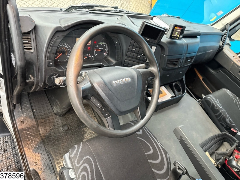 Iveco Trakker 360 6X4, EURO 6, Palfinger, Remote, Steel suspension - Autocarro con pianale/ Cassone fisso, Camion con gru: foto 5 Iveco Trakker 360 6X4, EURO 6, Palfinger, Remote, Steel suspension - Autocarro con pianale/ Cassone fisso, Camion con gru: foto 5