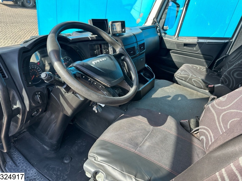 Iveco Trakker 8x4, EURO 6, Palfinger, Remote - Autocarro con pianale/ Cassone fisso, Camion con gru: foto 5 Iveco Trakker 8x4, EURO 6, Palfinger, Remote - Autocarro con pianale/ Cassone fisso, Camion con gru: foto 5