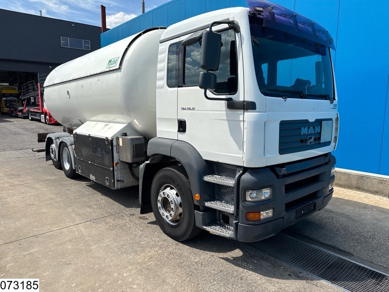 MAN TGA 26 310 6X2, 22070 Liter, PTO - Camion cisterna: foto 3 MAN TGA 26 310 6X2, 22070 Liter, PTO - Camion cisterna: foto 3