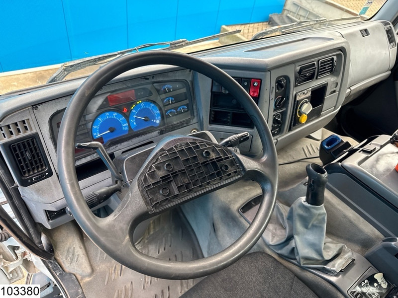 Renault Kerax 370 8x4, EURO 3, Cifa, 9m3, Remote - Autobetoniera: foto 5 Renault Kerax 370 8x4, EURO 3, Cifa, 9m3, Remote - Autobetoniera: foto 5