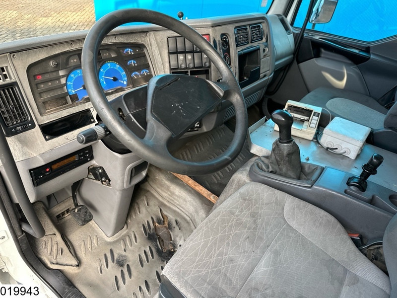 Renault Midlum 180 Euro 3, Manual, Fuel, 6180 Liters, 1 Comp - Camion cisterna: foto 5 Renault Midlum 180 Euro 3, Manual, Fuel, 6180 Liters, 1 Comp - Camion cisterna: foto 5