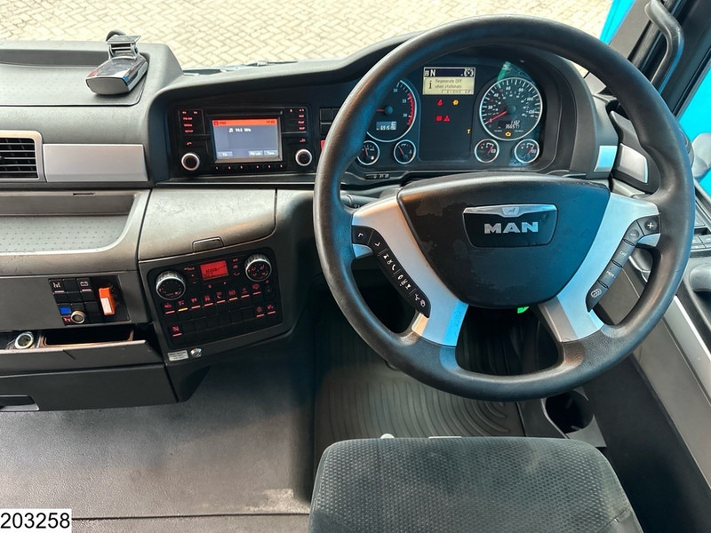 Foto d'interni 1: Trattore stradale MAN TGX 24 440 6x2, EURO 5, RHD, ADR, PTO