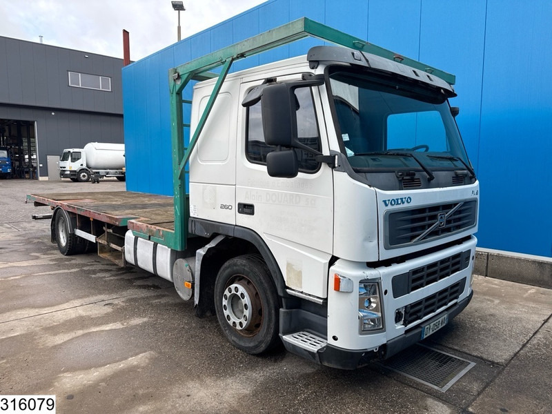 Volvo FM9 260 Manual - Autocarro con pianale/ Cassone fisso: foto 3 Volvo FM9 260 Manual - Autocarro con pianale/ Cassone fisso: foto 3