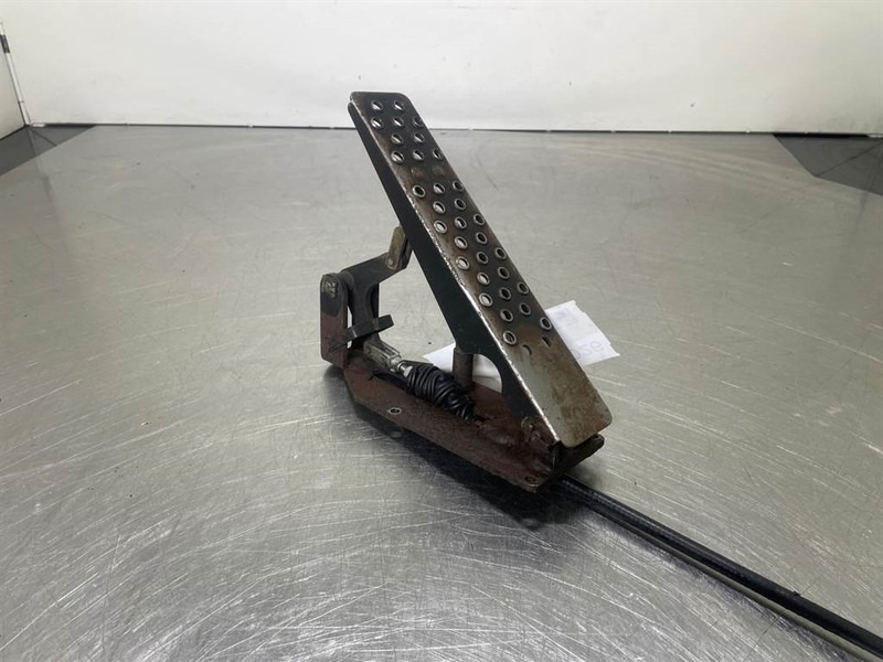 Ahlmann AZ6-4104384A-Gas pedal - Cabina e interni per Macchina da cantiere: foto 1 Ahlmann AZ6-4104384A-Gas pedal - Cabina e interni per Macchina da cantiere: foto 1