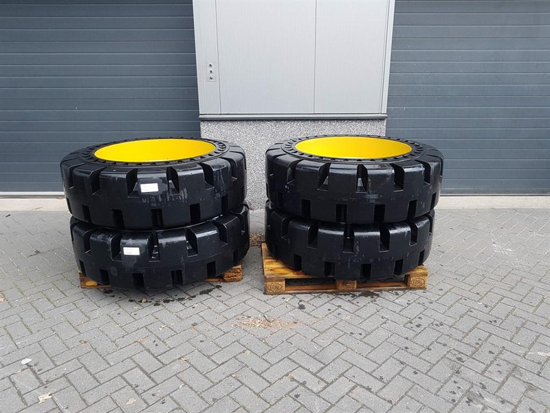 Cat 910/914 - 447-1131 - Tyre/Reifen/Band - Cerchi e pneumatici per Macchina da cantiere: foto 1 Cat 910/914 - 447-1131 - Tyre/Reifen/Band - Cerchi e pneumatici per Macchina da cantiere: foto 1